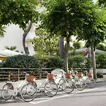 Sylvia Hotel 3*