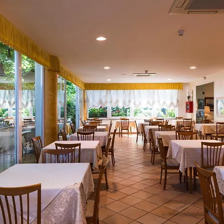 Sylvia Hotel 3*