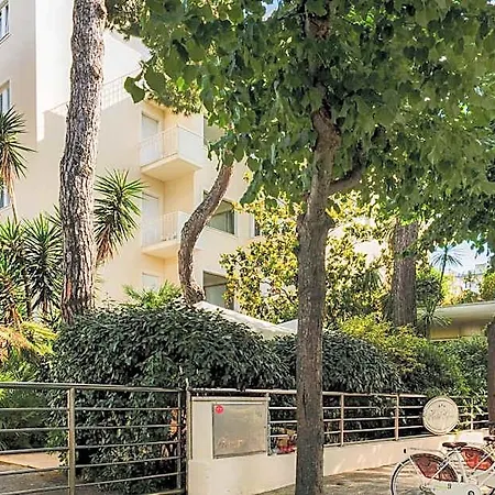 Sylvia Hotel 3*